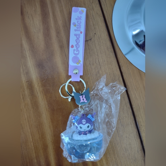 HELLO KITTY NWT Kawai Sanrio Kuromi Bathtub Keychain - Picture 1 of 4